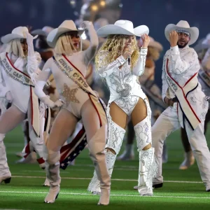 Reason why controversial gesture Beyoncé did during NFL performance is banned and gets players fined